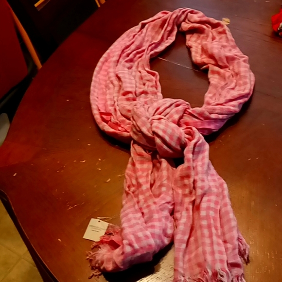 American Eagle women's grey and pink scarf new
